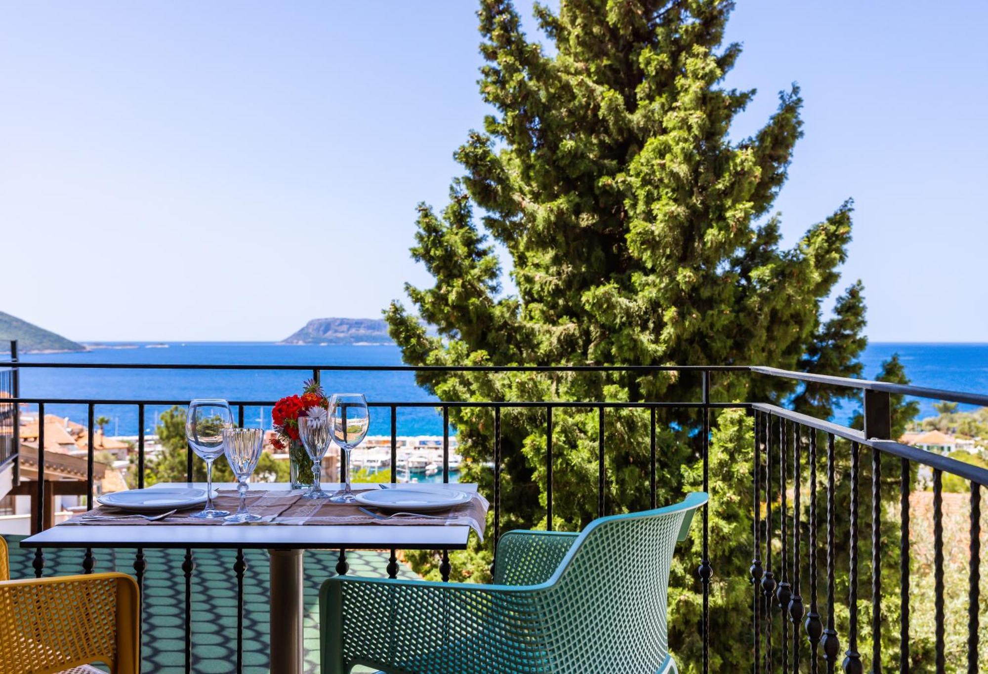 Luna Otel *