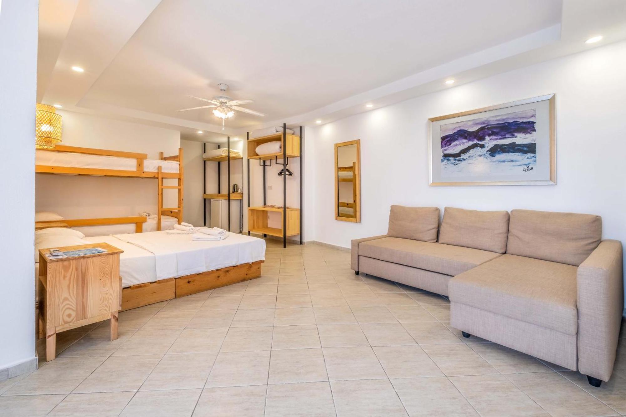 Luna Otel *